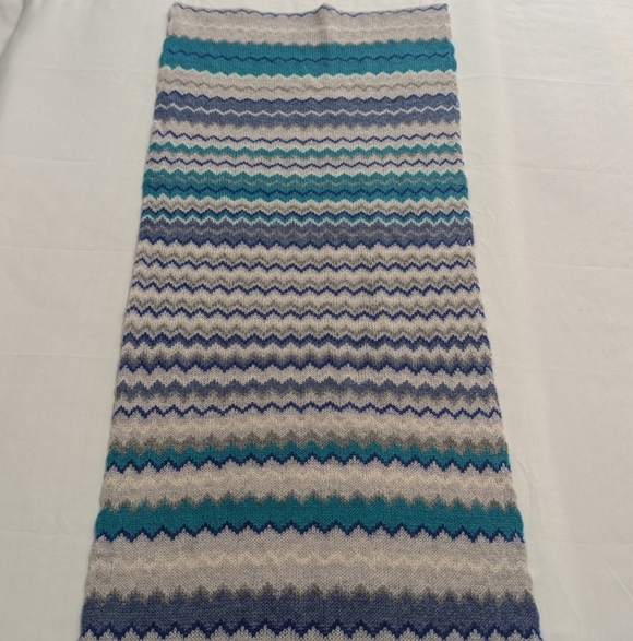 Accessories - NWT Halogen 100% Cashmere Chevron Patterned Oblong Scarf